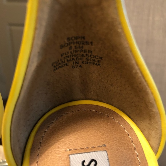 Steve Madden Yellow Heels Size 8.5 - Picture 4 of 5